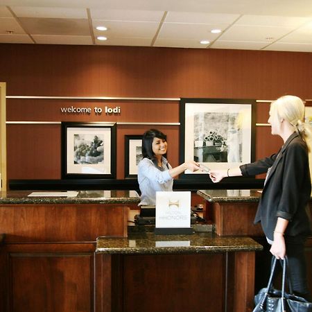 Hampton Inn & Suites Лодай Екстер'єр фото