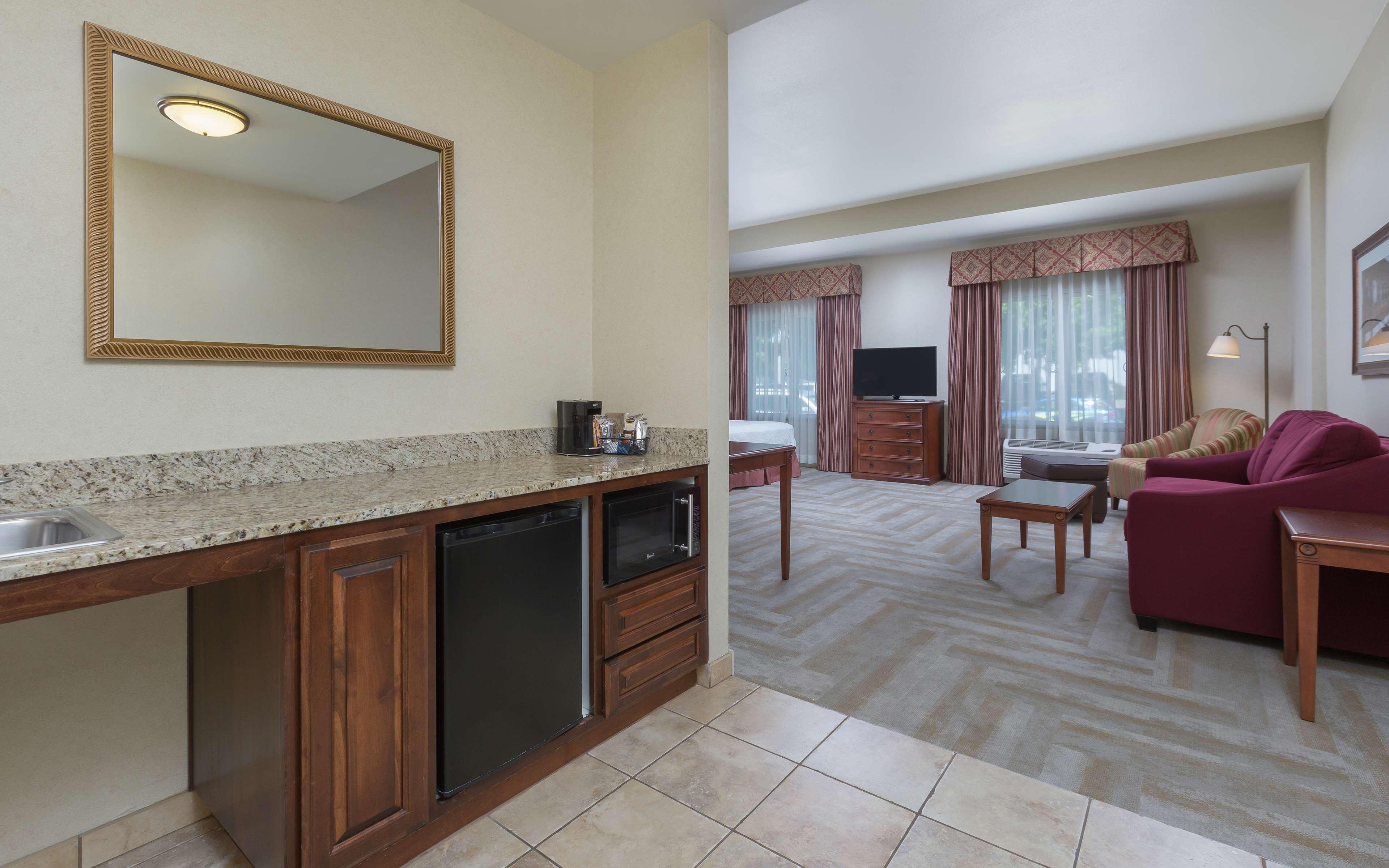 Hampton Inn & Suites Лодай Екстер'єр фото
