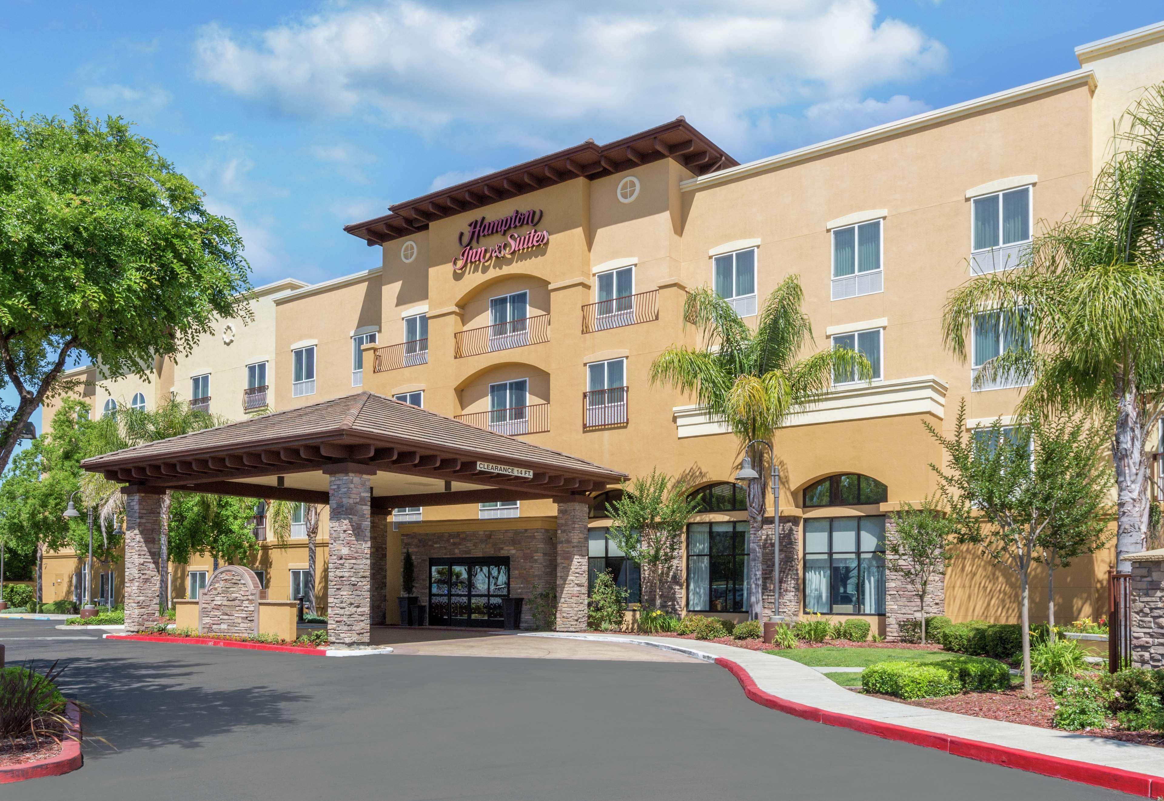 Hampton Inn & Suites Лодай Екстер'єр фото