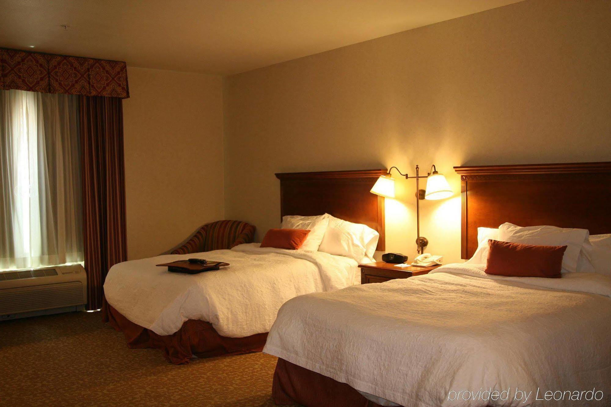 Hampton Inn & Suites Лодай Номер фото