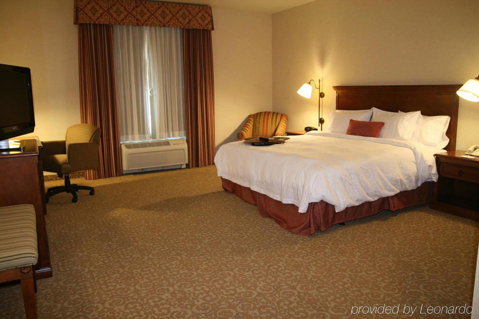 Hampton Inn & Suites Лодай Номер фото
