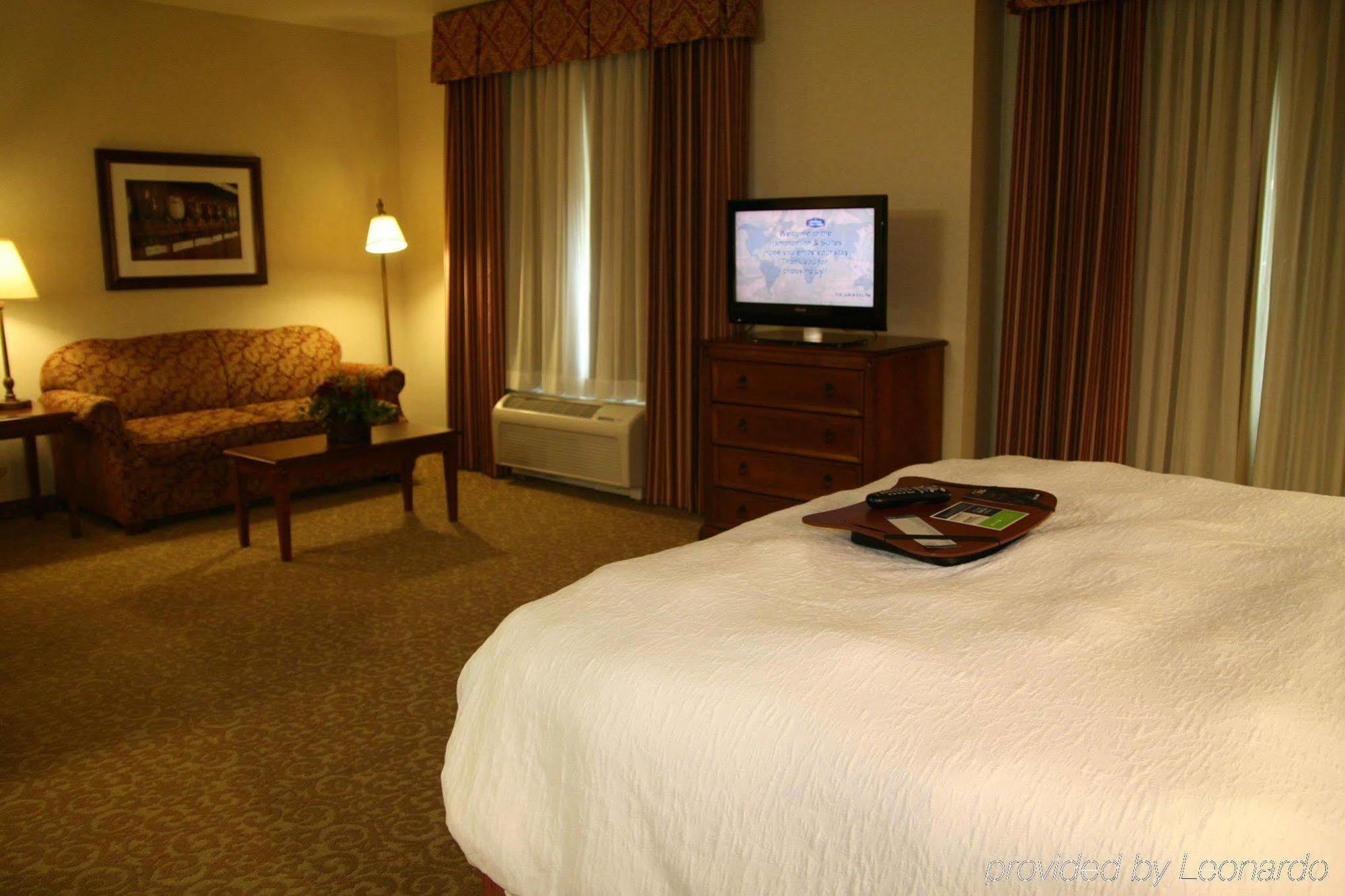 Hampton Inn & Suites Лодай Номер фото