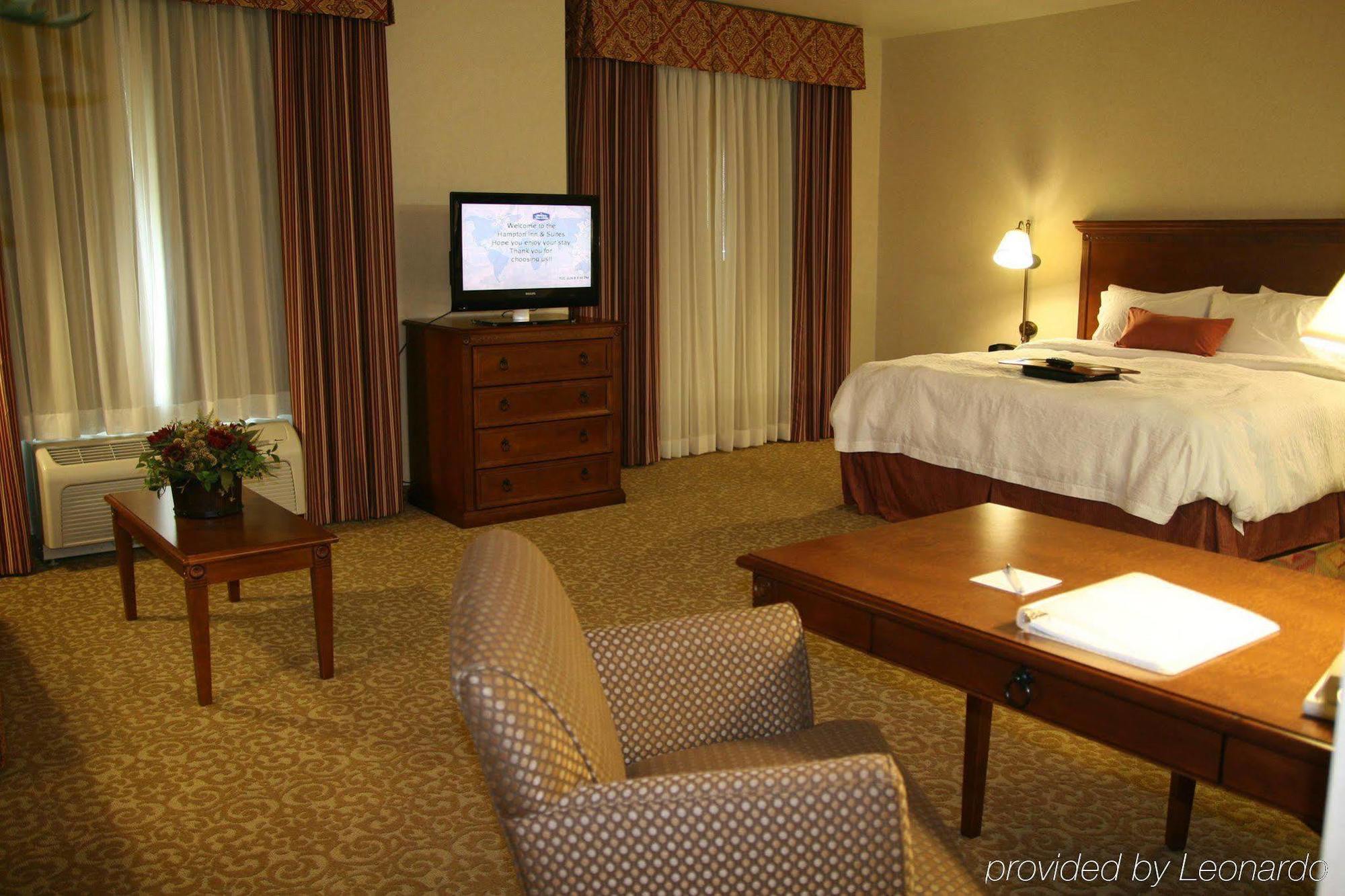 Hampton Inn & Suites Лодай Номер фото